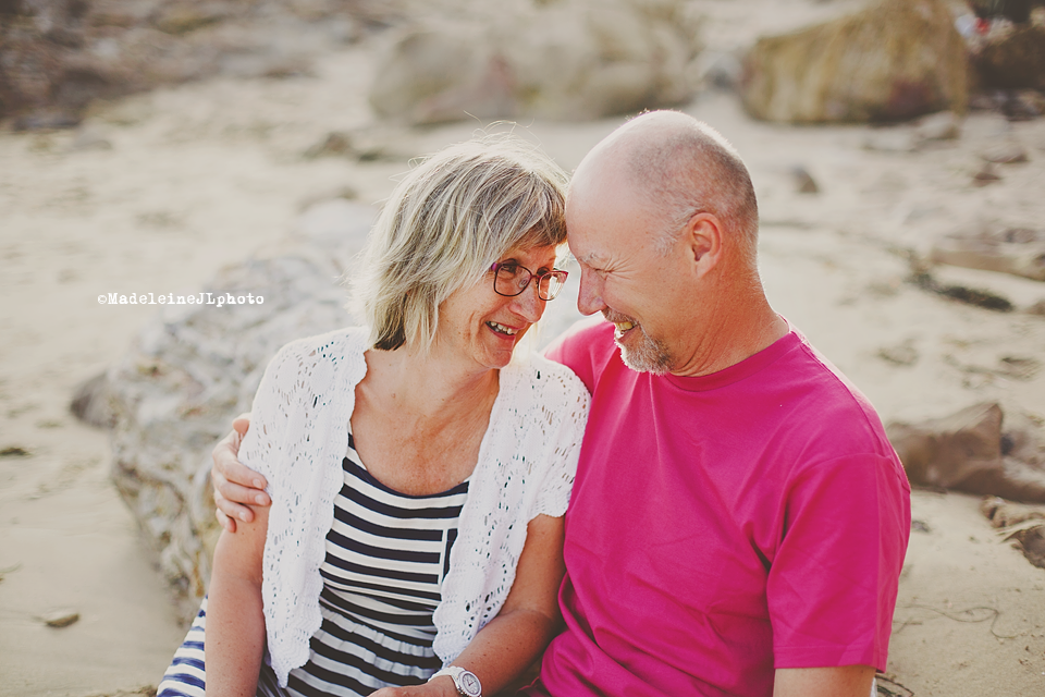 Extended family beach session Corona del Mar beach. Orange County family photographer Beach session. Orange County, los angeles, san diego, inland empire family children kids couples senior photographer
